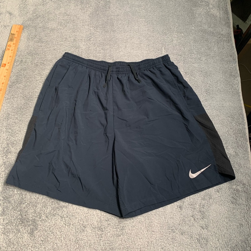 Nike Men's Navy Blue Athletic Shorts XL